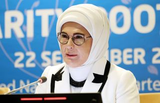 Emine Erdoğan: Aile odaklı politikaların güçlendirilmesi artık bir tercih değil, zorunluluktur