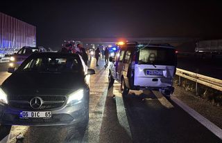 Bolu'da otomobil ile hafif ticari araç çarpıştı: 9 yaralı