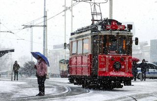 İstanbul'da kar yağışı etkili oldu
