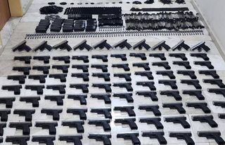 Polisin durdurduğu araçtan cephanelik çıktı