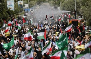 İran’da bulunan Türk vatandaşlarına Türkiye'den çağrı