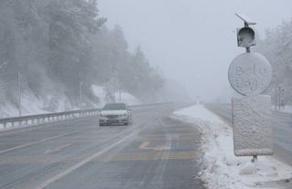 Bolu ve Düzce'nin yüksek kesimlerine kar yağdı