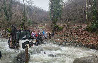 Yalova'da dere taştı! 19 kişi mahsur kaldı
