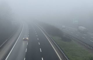 Anadolu Otoyolu ve D-100 kara yolunda sis hakim oldu