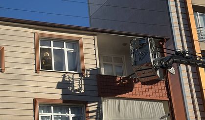 Kocaeli'de apartman dairesinde çıkan yangın kontrol altına alındı