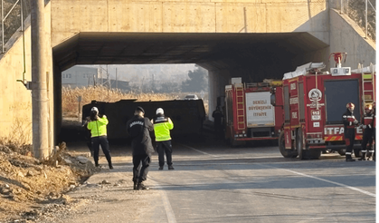 Denizli'de feci kaza! İşçileri taşıyan servis devrildi