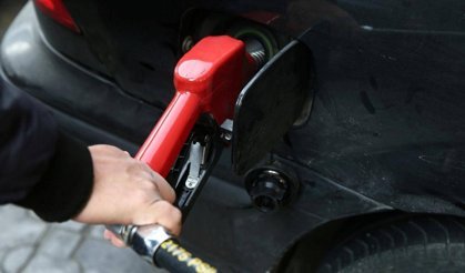 Kanada petroldeki vergiyi kaldırdı