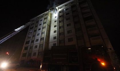 Hatay'da 8 katlı binada yangın!