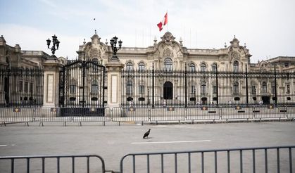 Peru'da geçici Devlet Başkanı görevden alındı