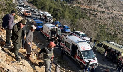 Mersin'de feci kaza! 2 ölü, 12 yaralı