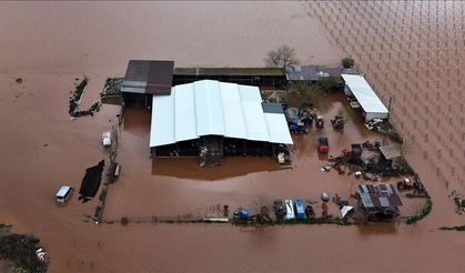 Manisa'da Gediz Nehri taştı