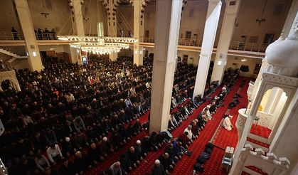 Kadir Gecesi dualarla idrak edildi