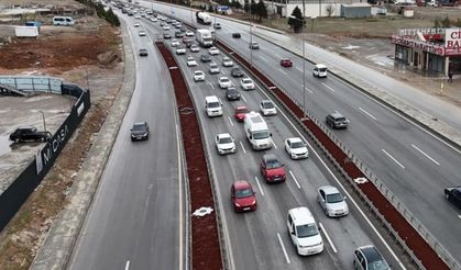 Tatil bitti, çile başladı: Kırıkkale’de araç seli!