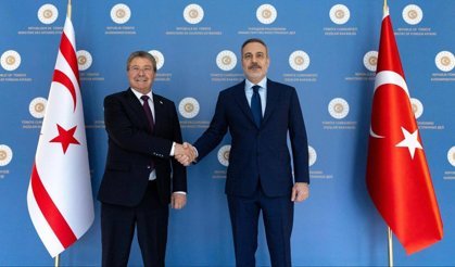 Bakan Fidan KKTC Başbakanı Üstel ile görüştü