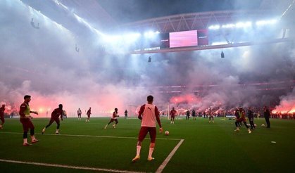 Galatasaray evinde taraftarla çalıştı
