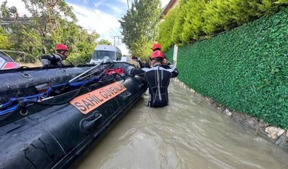 Hatay'da sel felaketi! 20 kişi kurtarıldı