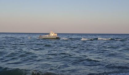 Antalya'da teknede mahsur kalan 5 kişi kurtarıldı