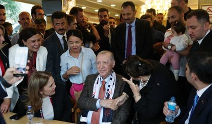 Erdoğan kafede vatandaşlarla bir araya geldi