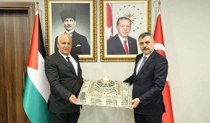 Bakan Çiftçi, Filistinli mevkidaşı ile görüştü
