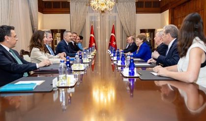 Bakan Fidan ABD'li senatörleri kabul etti