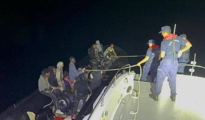 İzmir açıklarında 32 düzensiz göçmen yakalandı
