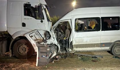 Hatay'da feci kaza: 1 ölü 14 yaralı!