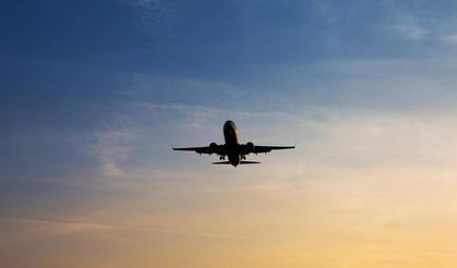 BAE İran hava yolu şirketlerinin uçuşlarını askıya aldı