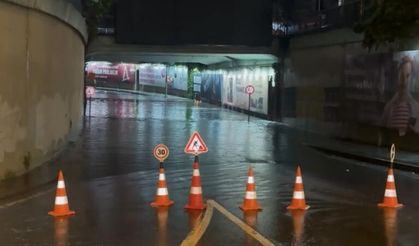 İstanbul'da alt geçidi su bastı