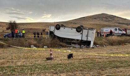 İşçi servisi devrildi: 28 yaralı