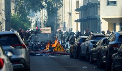 Paris'te öğrenci eylemi yasaklandı