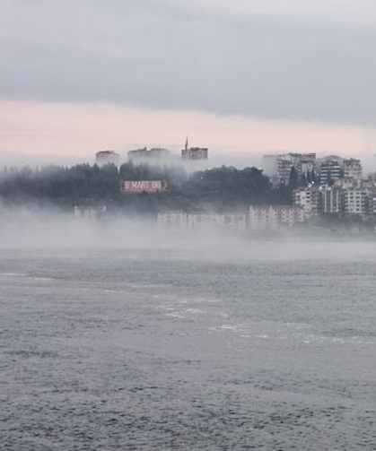 Çanakkale Boğazı'nda gemi trafiğine sis engeli
