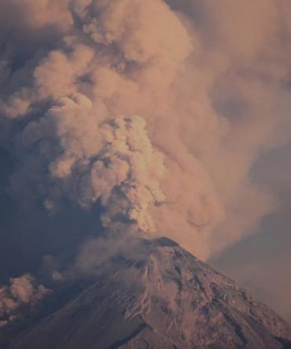 Fuego Yanardağı patladı