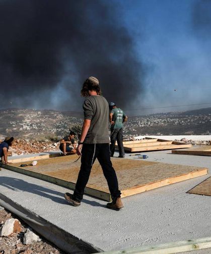 İşgalciler Şeria'da Filistinlilere ait 4 araca saldırdı