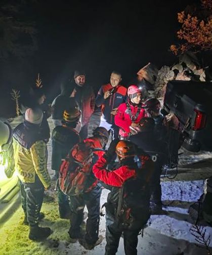 Adana'da dağda mahsur kalan 3 kişi kurtarıldı