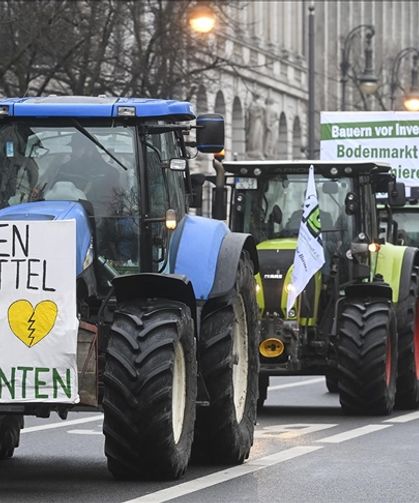Almanya'da çiftçiler yine sokaklara döküldü