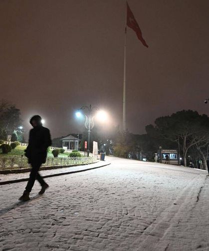 İstanbul'da kar yağışı etkili oldu