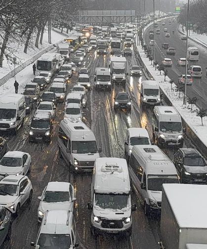 İstanbul'da trafik yoğunluğu yüzde 81'e çıktı