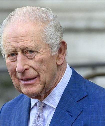 İngiltere Kralı Charles'a Epstein protestosu