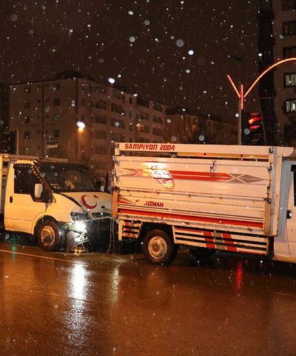 Erzurum’da zincirleme kaza: 9 yaralı