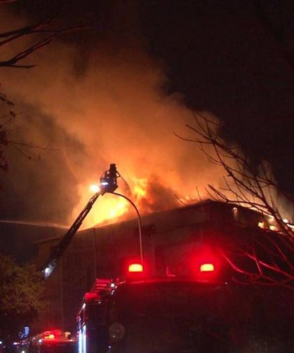 Üsküdar'da metruk binada yangın