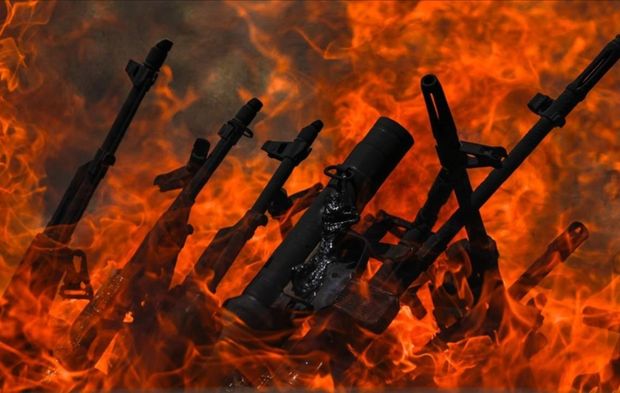 Terör örgütü PKK silahlarını böyle yaktı!