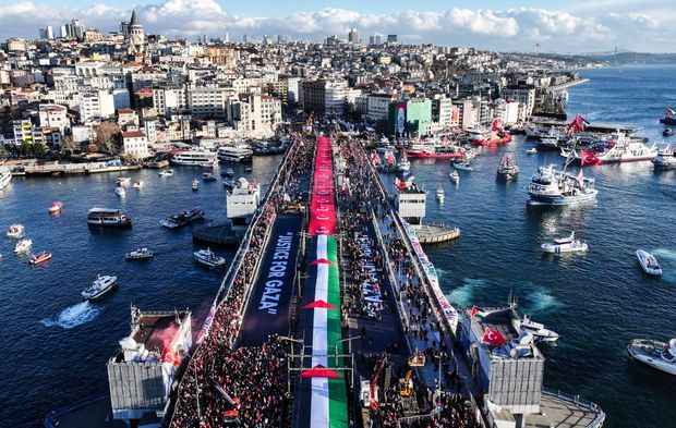 Galata'da tarihi buluşma!