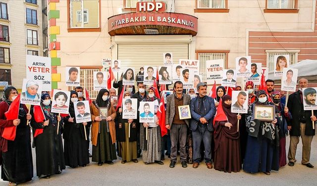 Bir aile daha evlat nöbetine katıldı