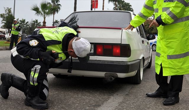 Abartı egzoz kullanan sürücüye yerinde ceza!