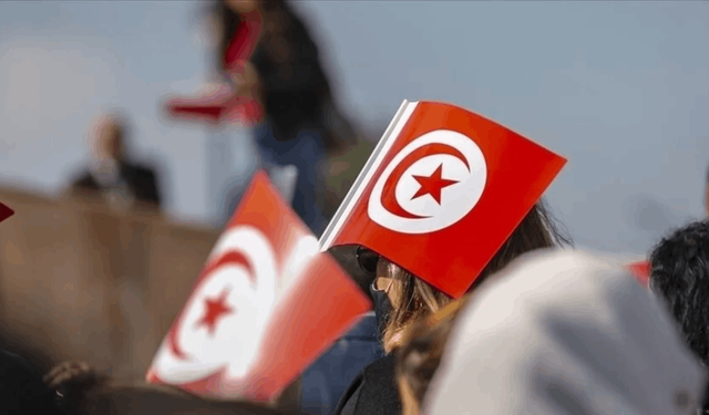 Tunus'ta banka çalışanları ücret artışı talebiyle üç günlük greve başladı