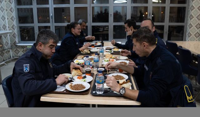 Ankara'da itfaiyeciler ilk sahuru mesaide yaptı