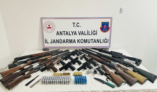 Antalya'da silah kaçakçılığı operasyonu