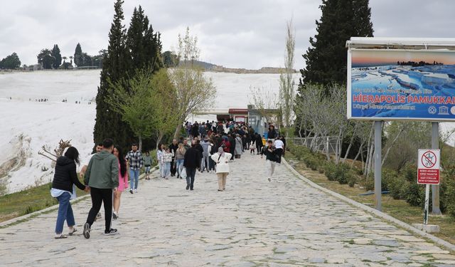 Pamukkale bayram tatilinden bu yana 19 bini aşkın turisti ağırladı
