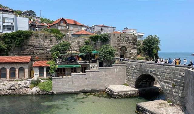 Amasra ve Safranbolu'da bayram yoğunluğu yaşanıyor