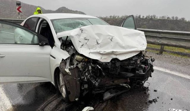 Bitlis'te trafik kazası: 1 ölü, 1 yaralı